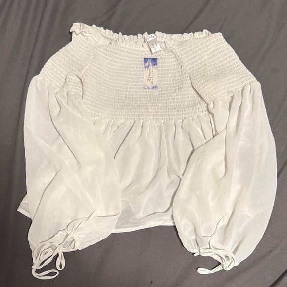 Cute White Off-Shoulder Smocked Blouse - Picture 1 of 4